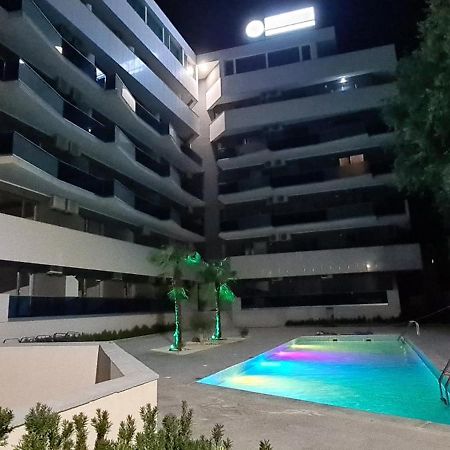 Candy Năvodari Kültér fotó